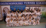 37 medali karateków