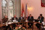 Dyrektorzy pozostają na stanowiskach