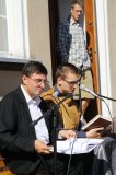 Fredro na chodniku