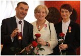 Po przyjęciu uchwał, gratulowano odznaczeń