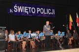 Policja świętowała, komendant miał łzy w oczach