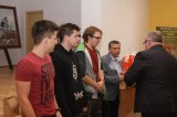 Młodzież uczy się pomagać