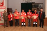 Młodzież uczy się pomagać
