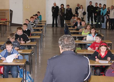- mlodziez_zapobiega_pozarom_1_03.04.2009.jpg - mlodziez_zapobiega_pozarom_1_03.04.2009.jpg