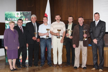 - nagrodzeni_za_caloroczna_prace_22.05.2009.jpg