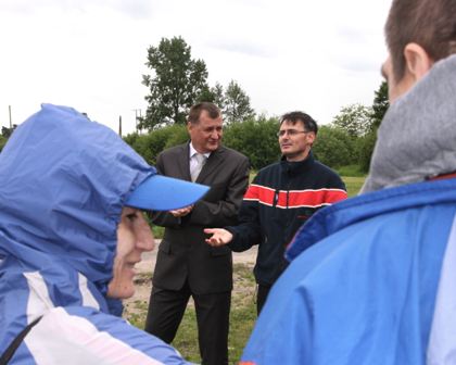  - padajacy_deszcz_nie_powstrzymal_rajdu_nadziei_01.06.2009_1.jpg