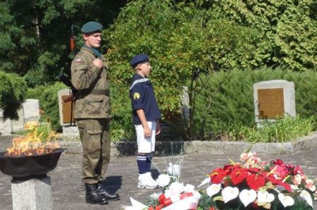  - w_podziece_bohaterom_15.09._2009_2.jpg
