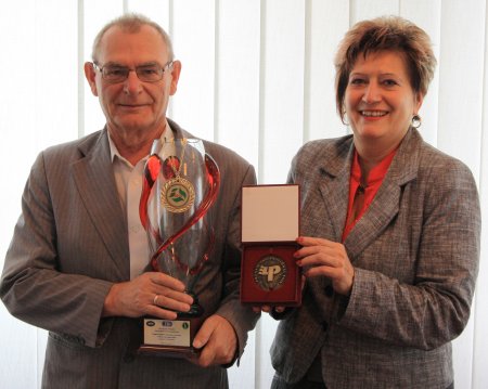  - minister_sypnal_medalami_2_17.09.2010.jpg