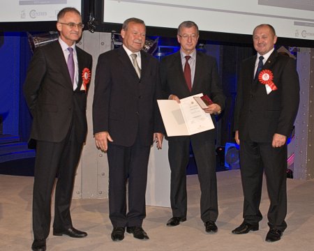  - minister_sypnal_medalami_3_17.09.2010.jpg