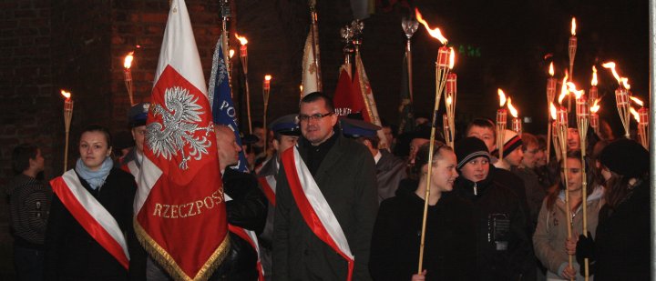  - panorama_czarnkow_swietowal_niepodleglosc_12.11.2010.jpg