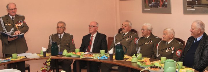  - panorama_kombatanci_ciagle_aktywni_13.10.2010.jpg