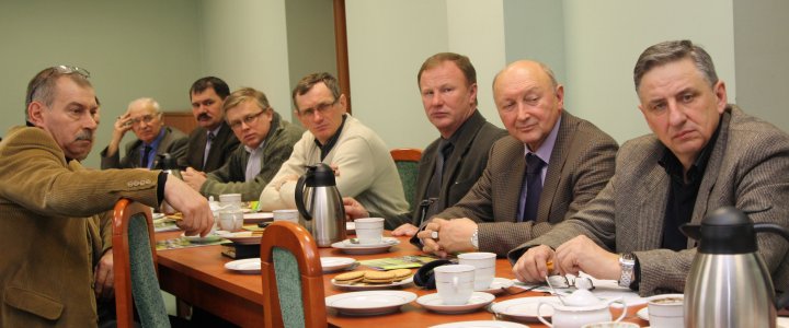 - panorama_izby_rolnicze_przed_wyborami_04.02.2011.jpg - panorama_izby_rolnicze_przed_wyborami_04.02.2011.jpg
