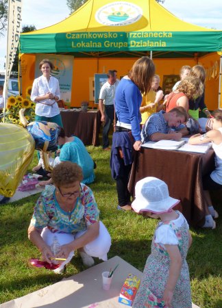 - lokalna_grupa_dzialania_na_dozynkach_07.09.2012_1.jpg - lokalna_grupa_dzialania_na_dozynkach_07.09.2012_1.jpg