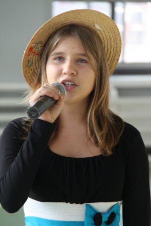  - milkowo_pierwsze_klania_sie_paniom_2_07.03.2012.jpg