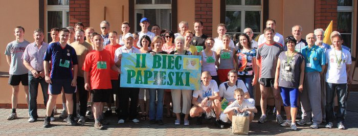  - panorama_5_kilometrow_dla_papieza_08.05.2012.jpg