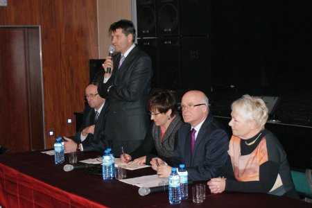 - wiecej_pomocy__mniej_opieki_01.03.2012.jpg - wiecej_pomocy__mniej_opieki_01.03.2012.jpg
