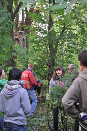  - zadbaly_o_cmentarz_03.10.2012_2.jpg