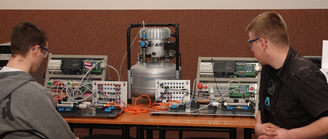  - panorama_cez_imponuje_baza_dydaktyczna_08.02.2012.jpg