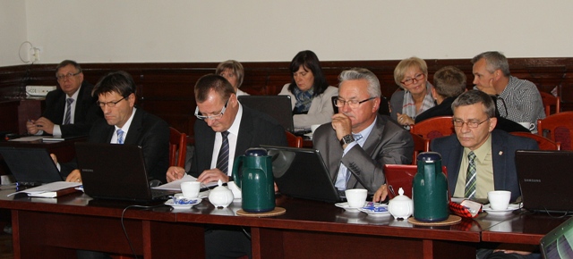  - panorama_trudny_budzet_27.09.2013.jpg