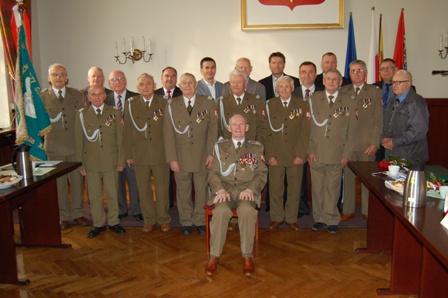  - rozgoryczeni_koncza_dzialalnosc_1_31.10.2013.jpg