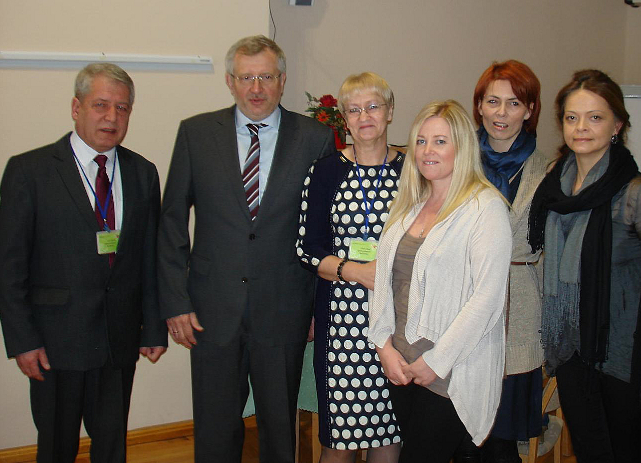 - siwiec_odwiedzil_pielegniarki_10.03.2014.jpg - siwiec_odwiedzil_pielegniarki_10.03.2014.jpg