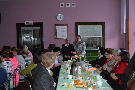  - wolontariuszki_z_mos-u_04.04.2013.jpg