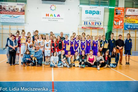  - absolwentki__gora_10.04.2014.jpg