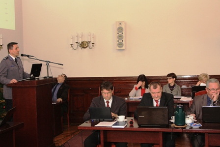  - jest_coraz_bezpieczniej_31.01.2014.jpg