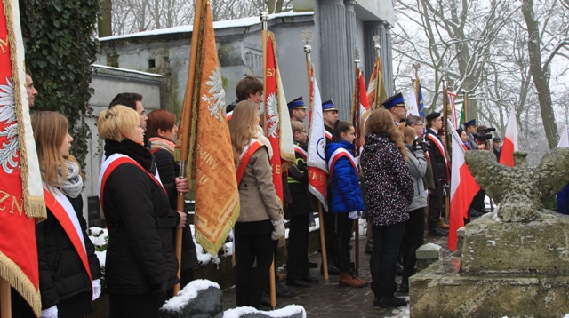 - panorama_powiat_fetuje_powstancow_24.01.2014.jpg - panorama_powiat_fetuje_powstancow_24.01.2014.jpg